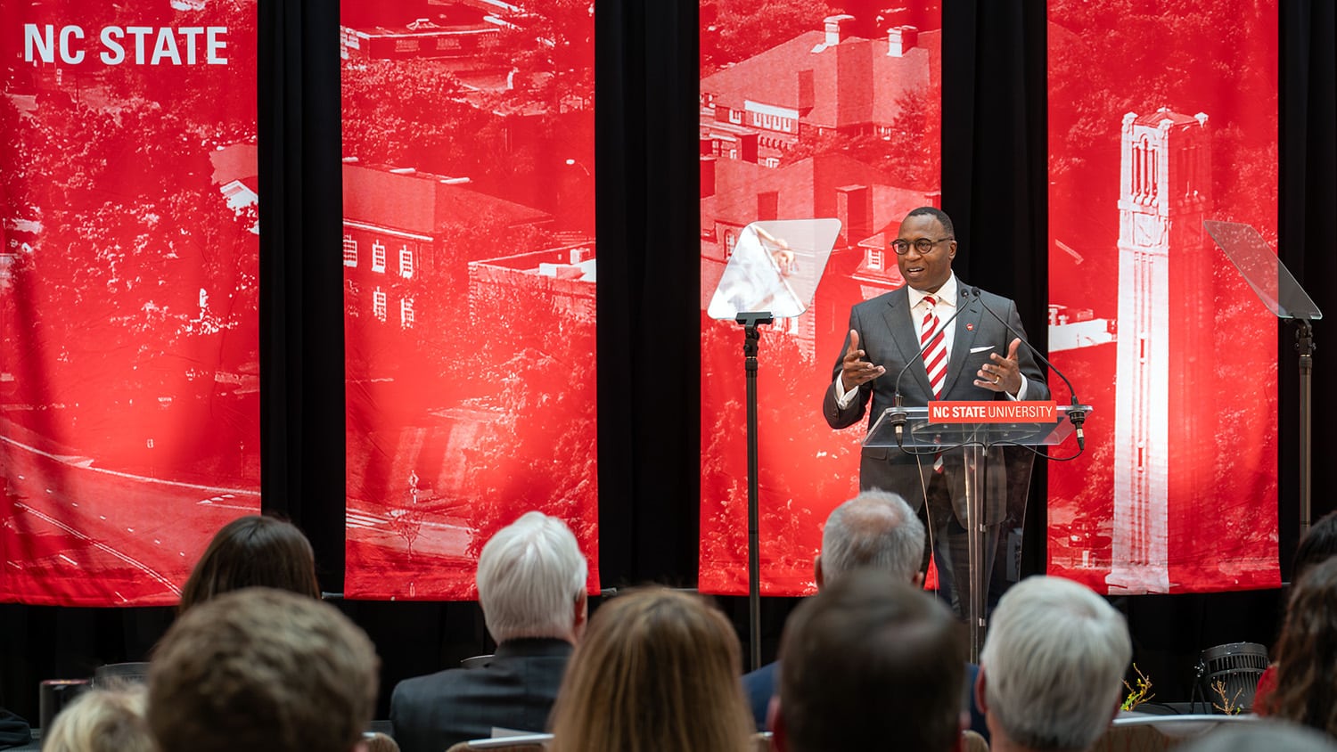 Chancellor Kevin Howell speaks to members of the community.